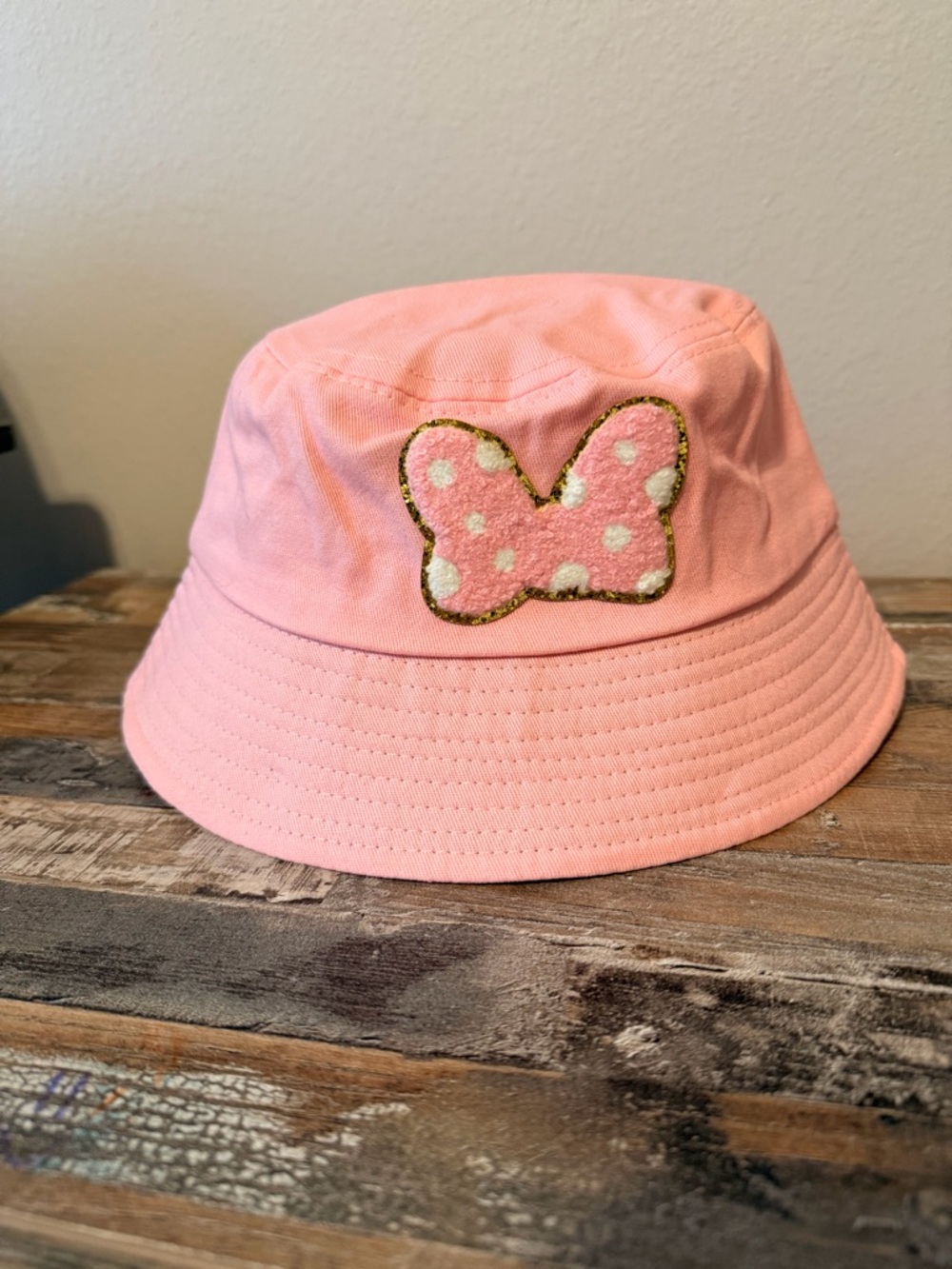 Disneys Minnie Mouse theme bow patch Pink Polka Dot bucket hat